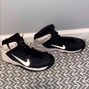 Girls basketball shoes